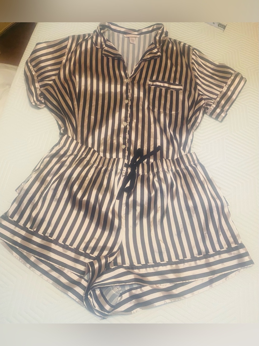 VS Icon Black and Pink Pajama Set